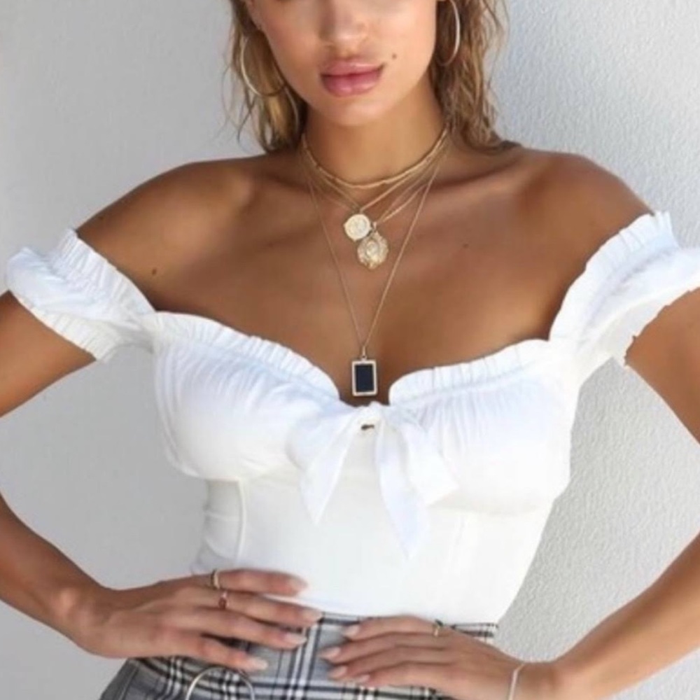 I am Gia white naomi top new size small